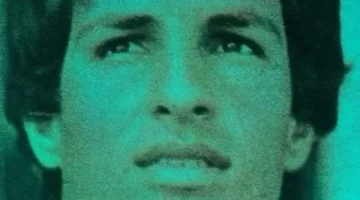 الأهلي يحتفل بذكري التتويج الأفريقي الأول بفضل 30 ألف شمعدان أحمر أشعلت المدرجات 1